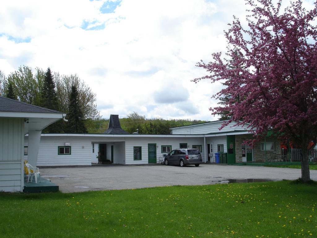 Motel Belair Rigaud Exteriör bild